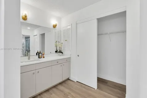 17720 N Bay Road Sunny Isles Beach FL 33160