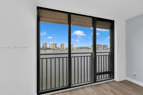 17720 N Bay Road Sunny Isles Beach FL 33160