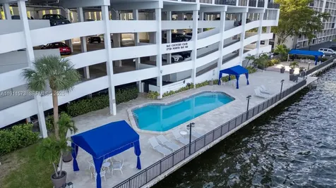 17720 N Bay Road Sunny Isles Beach FL 33160