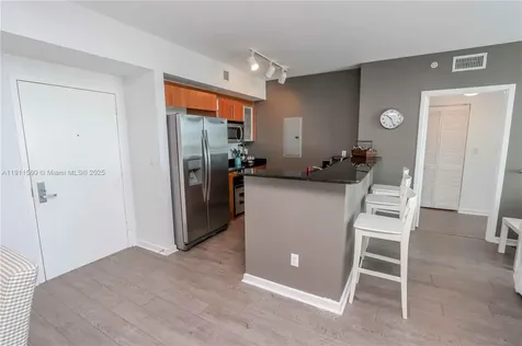 325 S Biscayne Boulevard Miami FL 33131