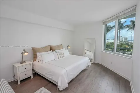 325 S Biscayne Boulevard Miami FL 33131