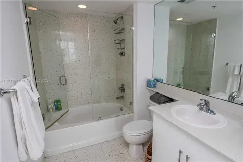 325 S Biscayne Boulevard Miami FL 33131