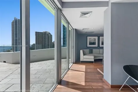325 S Biscayne Boulevard Miami FL 33131
