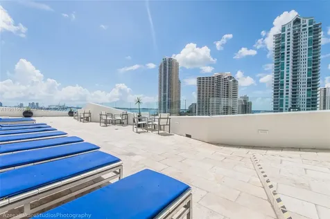 325 S Biscayne Boulevard Miami FL 33131