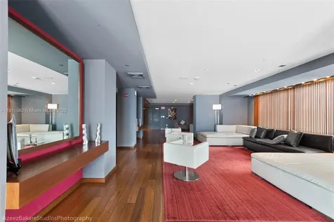 325 S Biscayne Boulevard Miami FL 33131