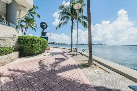 325 S Biscayne Boulevard Miami FL 33131