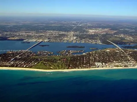 1815 Mooringline Drive Vero Beach FL 32963