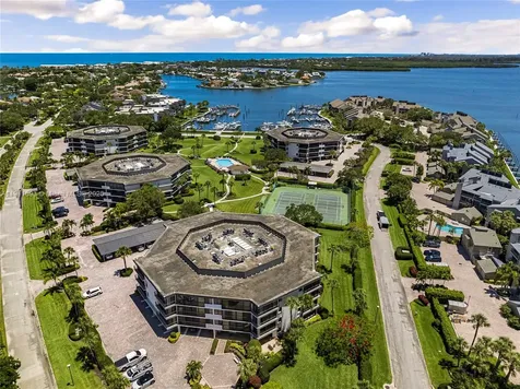 1815 Mooringline Drive Vero Beach FL 32963
