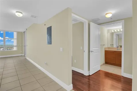 2681 N Flamingo Road Sunrise FL 33323