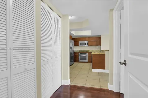 2681 N Flamingo Road Sunrise FL 33323