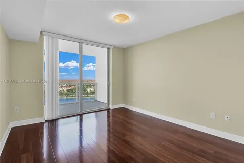 2681 N Flamingo Road Sunrise FL 33323