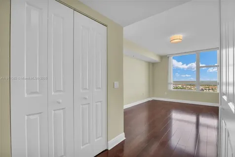 2681 N Flamingo Road Sunrise FL 33323