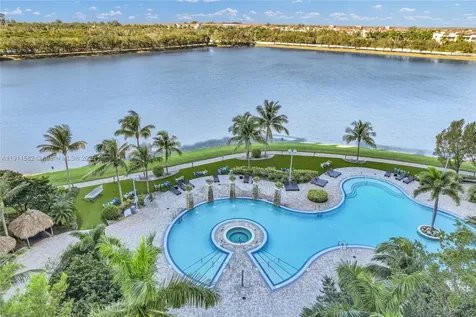 2681 N Flamingo Road Sunrise FL 33323