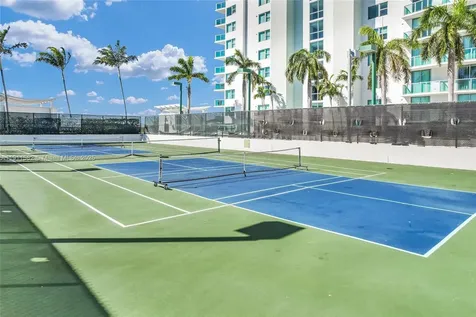 2681 N Flamingo Road Sunrise FL 33323