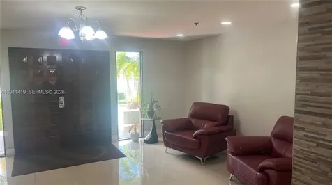 1825 W 44th Place Hialeah FL 33012