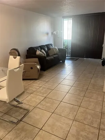 1825 W 44th Place Hialeah FL 33012