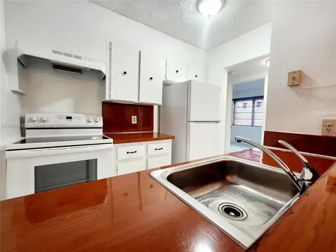 1225 NE 124th Street North Miami FL 33161
