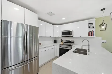 1464 NE 28th Street Pompano Beach FL 33064