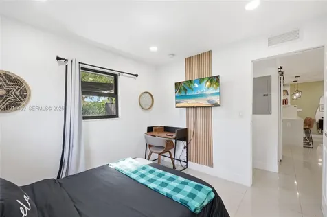 1464 NE 28th Street Pompano Beach FL 33064