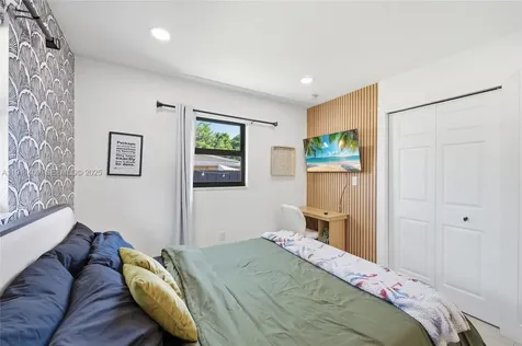 1464 NE 28th Street Pompano Beach FL 33064