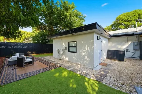 1464 NE 28th Street Pompano Beach FL 33064