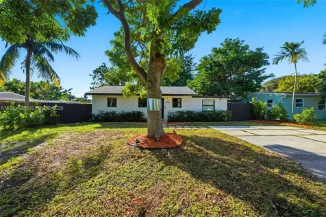 1464 NE 28th Street Pompano Beach FL 33064