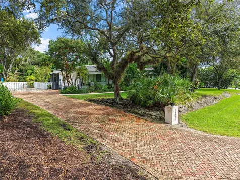 14941 SW 69th Court Palmetto Bay FL 33158