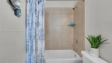 10547 W 34th Court Hialeah FL 33018