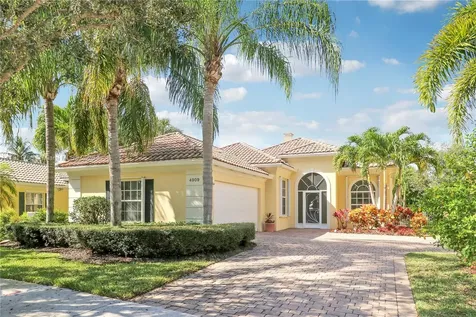 4909 Grassleaf Drive Palm Beach Gardens FL 33418