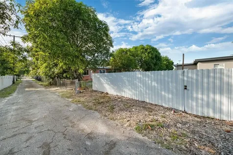 740 135 Street North Miami FL 33168