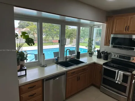 10563 NW 4th Street Plantation FL 33324