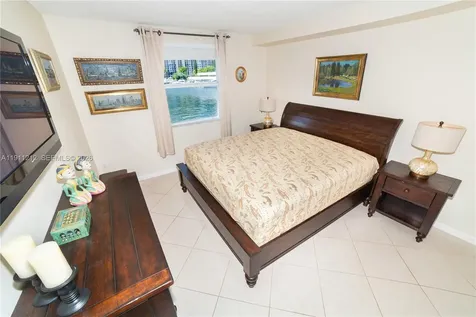17150 N Bay Road Sunny Isles Beach FL 33160