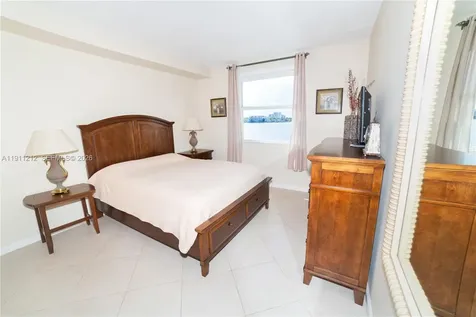 17150 N Bay Road Sunny Isles Beach FL 33160