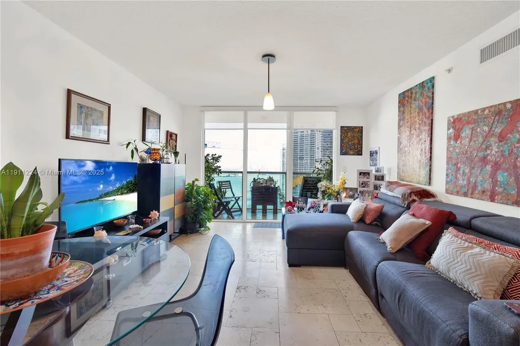 31 SE 5th Street Miami FL 33131