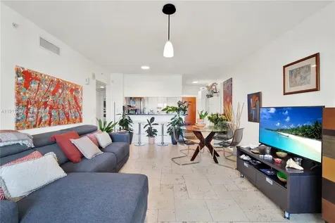 31 SE 5th Street Miami FL 33131