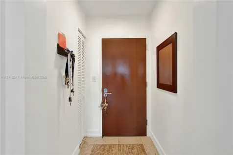 31 SE 5th Street Miami FL 33131