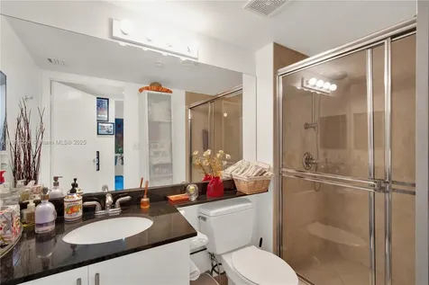 31 SE 5th Street Miami FL 33131