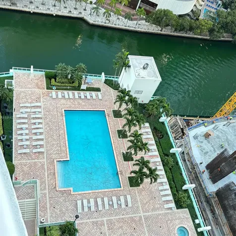 31 SE 5th Street Miami FL 33131