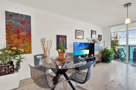 31 SE 5th Street Miami FL 33131