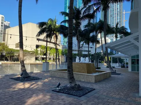 31 SE 5th Street Miami FL 33131