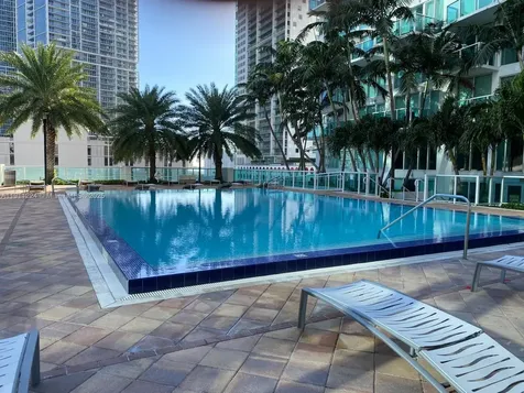 31 SE 5th Street Miami FL 33131