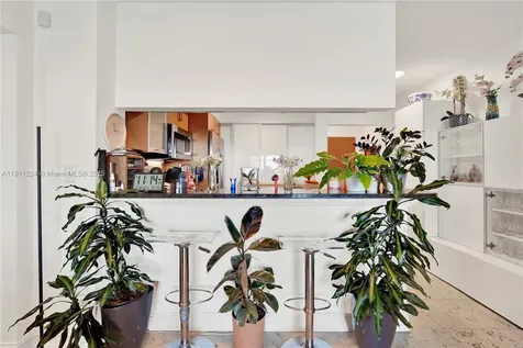 31 SE 5th Street Miami FL 33131