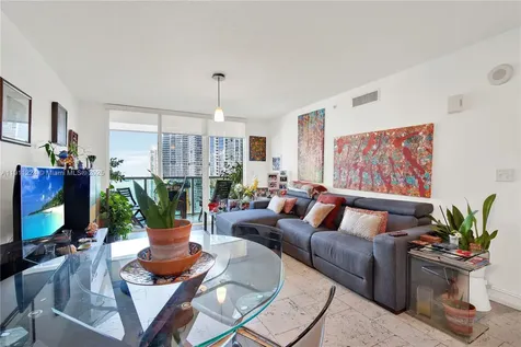 31 SE 5th Street Miami FL 33131