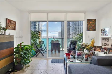 31 SE 5th Street Miami FL 33131