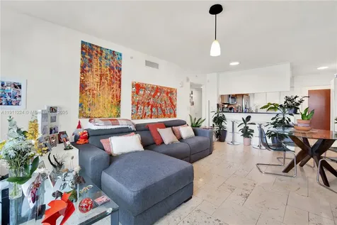 31 SE 5th Street Miami FL 33131