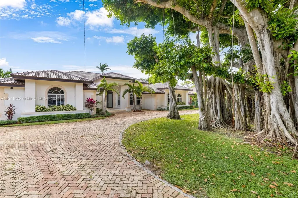 7250 SW 99th Street Pinecrest FL 33156