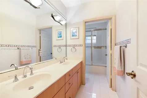 7250 SW 99th Street Pinecrest FL 33156