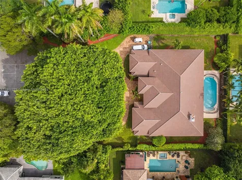7250 SW 99th Street Pinecrest FL 33156