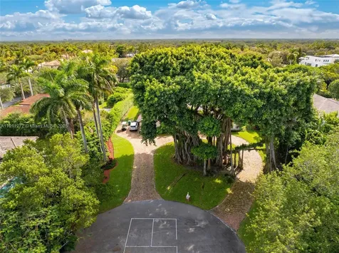 7250 SW 99th Street Pinecrest FL 33156