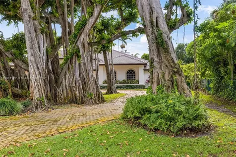 7250 SW 99th Street Pinecrest FL 33156